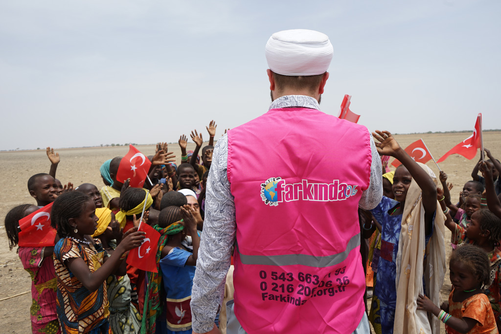 100 Yetim Sahiplenme